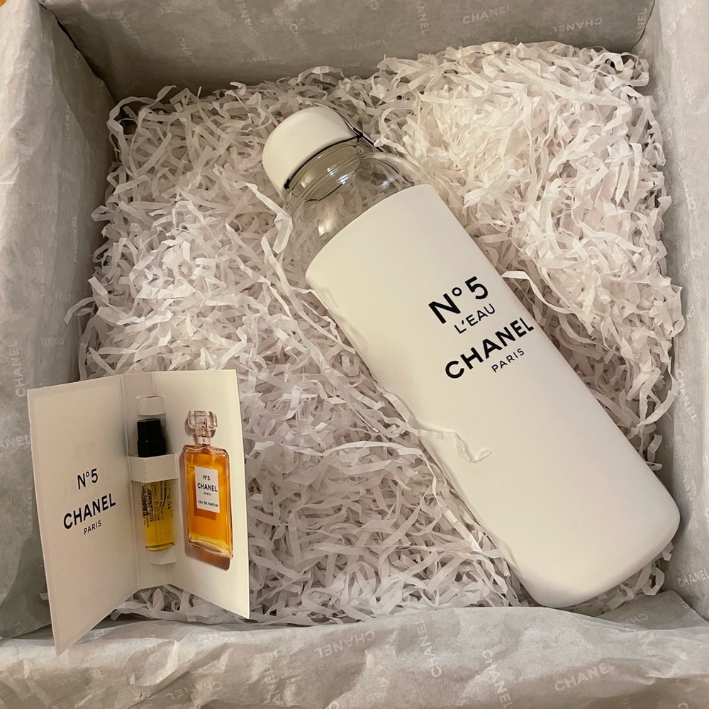 New, Chanel factory 5 limited edition glass water bottle
